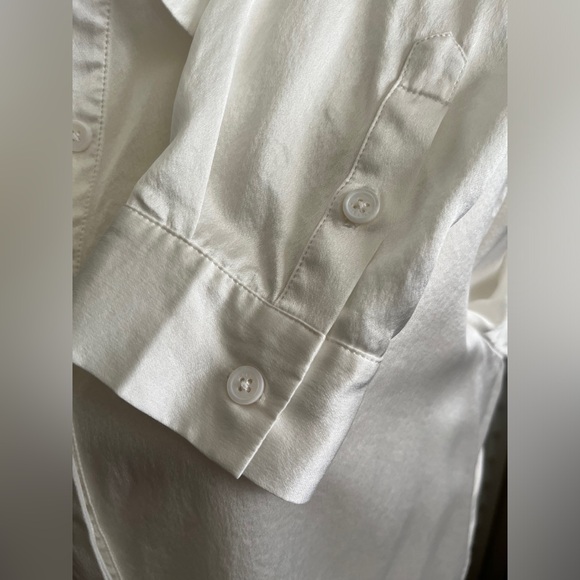 LILY SILK Basic Concealed Placket women Silk
Shirt - Picture 2 of 8